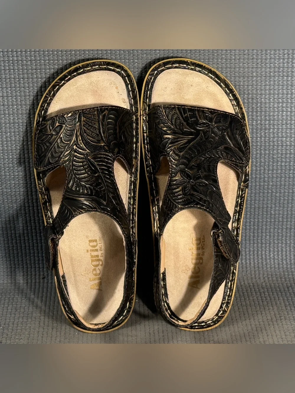 Alegria VIK-153 Women's Black Embossed Leather Sandals Size 7.5 US 39 EU - Picture 5 of 9